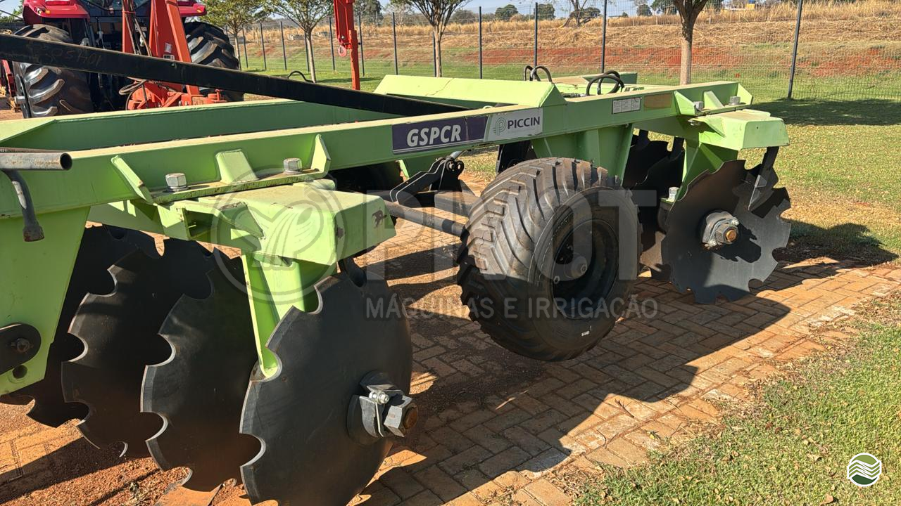 IMPLEMENTOS AGRICOLAS GRADE ARADORA ARADORA 14 DISCOS Pivot Máquinas - Case  GOIANIA GOIAS GO